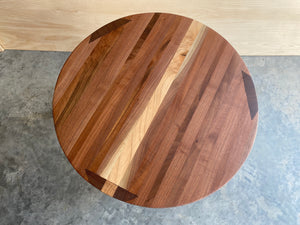 Round End Table | Walnut | Striped | Dovetail |